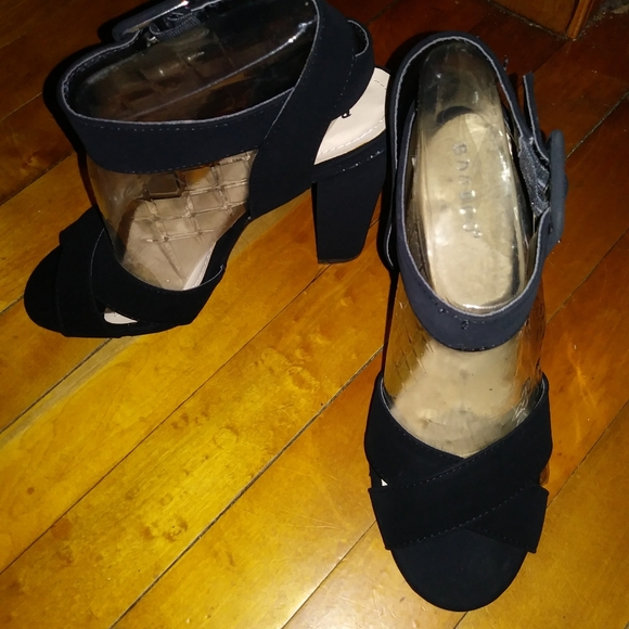 1940s Style Block Heels - Picture 4 of 7